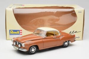 Borgward Isabella Coupe Bronze Hvid Revell 1:18 08982 Metal — billede 5 af 8