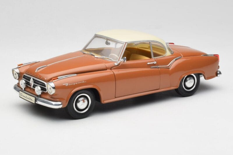 Borgward Isabella Coupe Bronze Hvid Revell 1:18 08982 Metal
