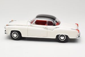 Borgward Isabella Coupe Hvid Revell 1:18 08982-W1 Metal — billede 4 af 8