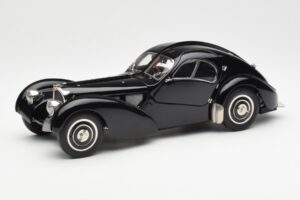 Bugatti 57SC Atlantic Sort CMC 1:18 M-085 Metal