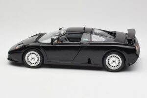 Bugatti EB110 Sort Bburago 1:18 3055 Metal — billede 4 af 8