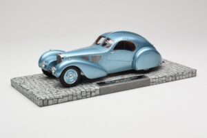 Bugatti Type 57SC Atlantic Blå Minichamps 1:18 107110320 Metal