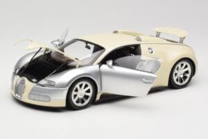 Bugatti Veyron Edition Centenaire Chrome Beige Minichamps 1:18 100110854 Metal — billede 2 af 8