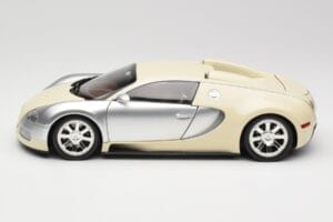 Bugatti Veyron Edition Centenaire Chrome Beige Minichamps 1:18 100110854 Metal — billede 4 af 8