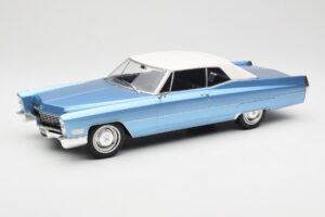 Cadillac DeVille Blå KK-Scale 1:18 KKDC180314 Metal