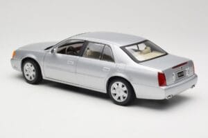 Cadillac DeVille DTS Maisto 1:18 56061 Metal — billede 7 af 8