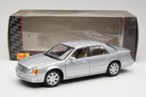 Cadillac DeVille DTS Maisto 1:18 56061 Metal — billede 8 af 8