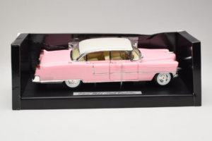 Cadillac Elvis Presley's Pink MRC 1:18 79201 Metal