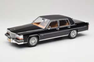 Cadillac Fleetwood Brougham Sort MCG 1:18 MCG18250 Metal