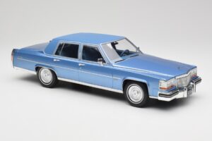Cadillac Fleetwood Brougham Blå Metallic MCG 1:18 MCG18252 Metal — billede 4 af 6