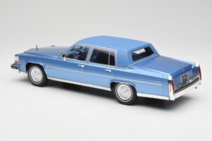 Cadillac Fleetwood Brougham Blå Metallic MCG 1:18 MCG18252 Metal — billede 5 af 6