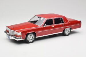 Cadillac Fleetwood Brougham Mørkerød Metallic MCG 1:18 MCG18251 Metal