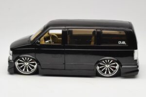 Chevrolet Astro Van Tuned Sort Jada 1:18 63122 Metal — billede 4 af 8