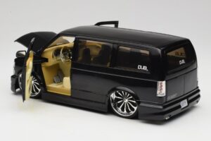 Chevrolet Astro Van Tuned Sort Jada 1:18 63122 Metal — billede 5 af 8