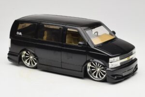 Chevrolet Astro Van Tuned Sort Jada 1:18 63122 Metal — billede 6 af 8