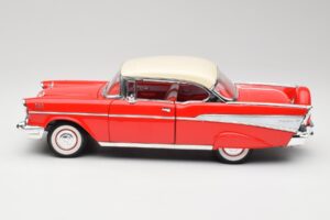 Chevrolet Bel Air Matador Rød & India Elfenben Road Legends 1:18 92109 Metal — billede 4 af 8