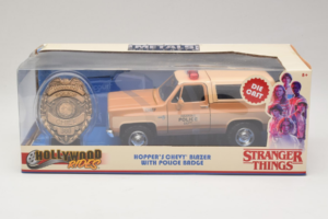Chevrolet Blazer K5 Politi Stranger Things Metals Diecast 1:24 31111-24 Metal