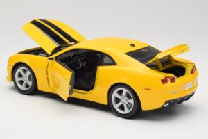 Chevrolet Camaro SS RS Gul Maisto 1:18 31173 Metal — billede 5 af 8