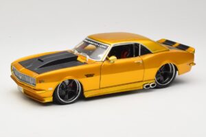 Chevrolet Camaro Z/28 Guld Maisto 1:18 31066 Metal
