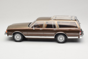 Chevrolet Caprice Estate Wagon Beige MCG 1:18 MCG18476 Metal — billede 3 af 6