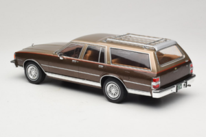 Chevrolet Caprice Estate Wagon Beige MCG 1:18 MCG18476 Metal — billede 5 af 6