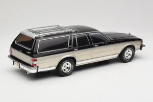 Chevrolet Caprice Estate Wagon Sølv & Grå MCG 1:18 MCG18478 Metal — billede 2 af 6