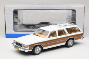 Chevrolet Caprice Estate Wagon Hvid MCG 1:18 MCG18475 Metal — billede 6 af 6