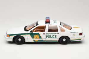 Chevrolet Caprice Metro Dade Politi UT Models 1:18 21024 Metal — billede 4 af 8