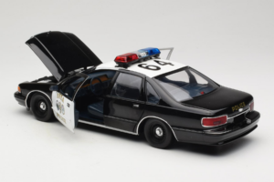 Chevrolet Caprice Californien Politi UT Models 1:18 180142098 Metal — billede 5 af 8
