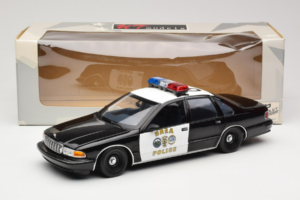Chevrolet Caprice Californien Politi UT Models 1:18 180142098 Metal — billede 8 af 8