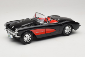 Chevrolet Corvette C1 Sort & Rød Bburago 1:18 3034-M1 Metal