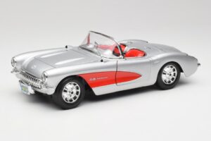 Chevrolet Corvette C1 Sølv & Rød Bburago 1:18 3024-M1 Metal