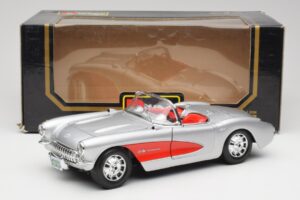 Chevrolet Corvette C1 Sølv & Rød Bburago 1:18 3024-M1 Metal — billede 8 af 8