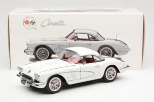 Chevrolet Corvette C1 Spider Hard Top Snowcrest Hvid AUTOart 1:18 71147 Metal — billede 8 af 8