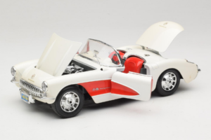 Chevrolet Corvette C1 Hvid & Rød Bburago 1:18 3024-M3 Metal — billede 2 af 8