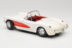 Chevrolet Corvette C1 Hvid & Rød Bburago 1:18 3024-M3 Metal — billede 7 af 8