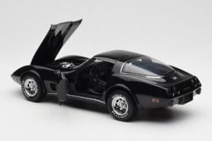 Chevrolet Corvette C3 Sort UT Models 1:18 21071 Metal — billede 5 af 8