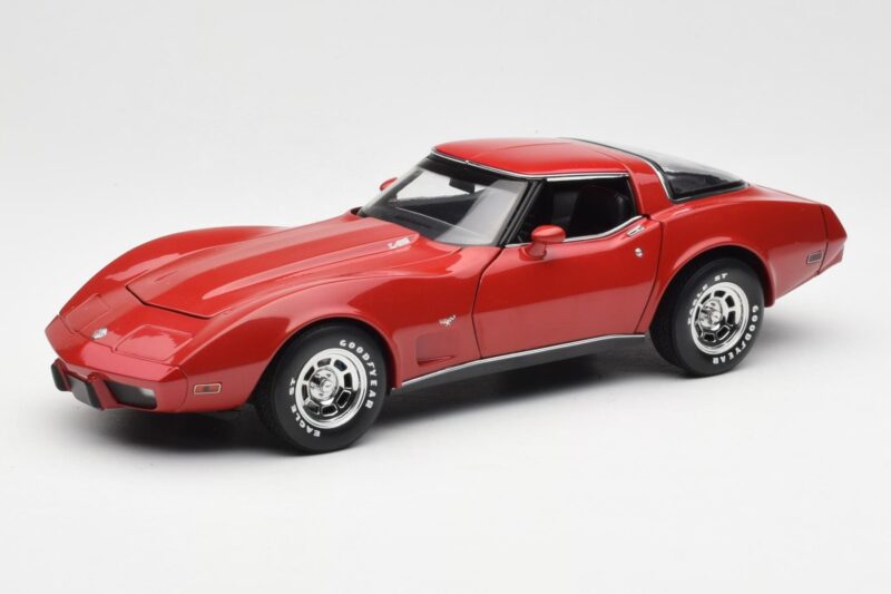 Chevrolet Corvette C3 Rød UT Models 1:18 21073 Metal