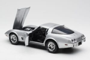 Chevrolet Corvette C3 Sølv UT Models 1:18 21072 Metal — billede 5 af 8