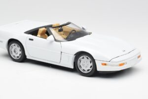 Chevrolet Corvette C4 Cabriolet Hvid Maisto 1:18 32830 Metal — billede 6 af 8