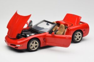 Chevrolet Corvette C5 Cabriolet Rød UT Models 1:18 21006 Metal — billede 2 af 8