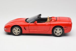 Chevrolet Corvette C5 Cabriolet Rød UT Models 1:18 21006 Metal — billede 4 af 8