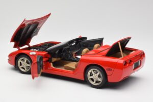 Chevrolet Corvette C5 Cabriolet Rød UT Models 1:18 21006 Metal — billede 5 af 8