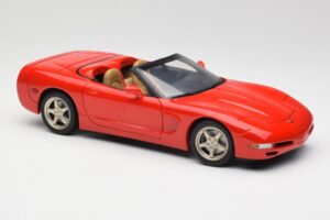 Chevrolet Corvette C5 Cabriolet Rød UT Models 1:18 21006 Metal — billede 6 af 8