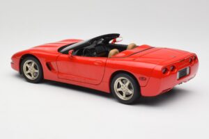 Chevrolet Corvette C5 Cabriolet Rød UT Models 1:18 21006 Metal — billede 7 af 8