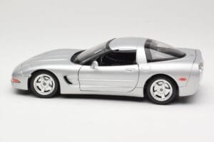 Chevrolet Corvette C5 Sølv Bburago 1:18 3056 Metal — billede 4 af 8
