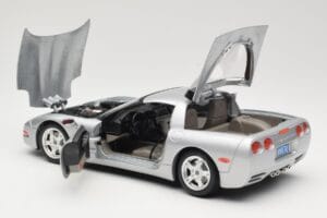 Chevrolet Corvette C5 Sølv Bburago 1:18 3056 Metal — billede 5 af 8