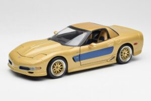 Chevrolet Corvette C5 Guldstrand Signature Edition Guld Maisto 1:18 31657 Metal