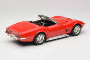 Chevrolet Corvette C3 Cabriolet Rød Revell 1:18 8833-P1 Metal — billede 3 af 8