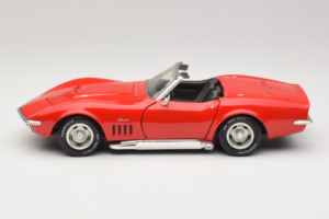 Chevrolet Corvette C3 Cabriolet Rød Revell 1:18 8833-P1 Metal — billede 4 af 8